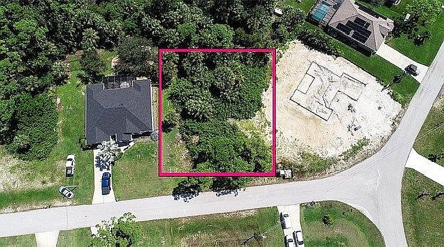 2nd image of 3437 NE 11th Pl
