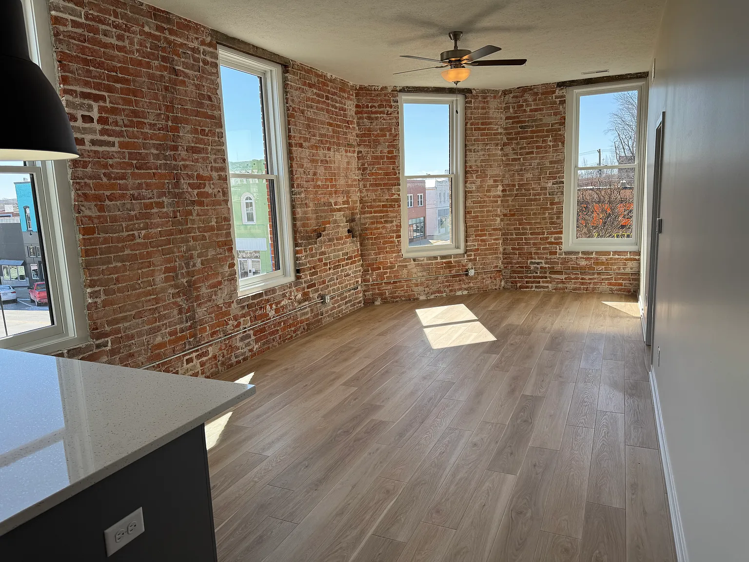 2 bed, 753 sqft, $1,500 — Photo 2