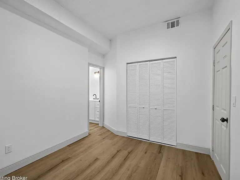 2806 S 4th St #1 — Photo 4