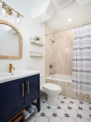 821 W Roscoe St #1 — Photo 66