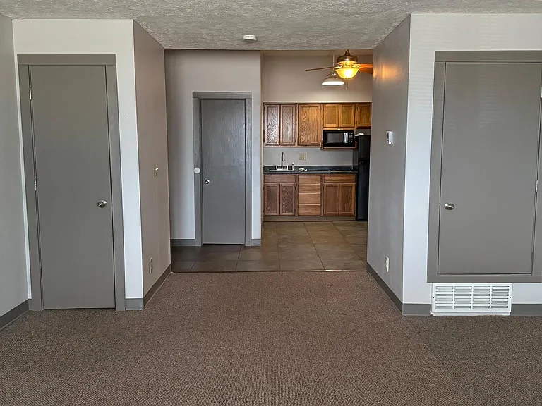 1640 Holdrege St #107 — Photo 6
