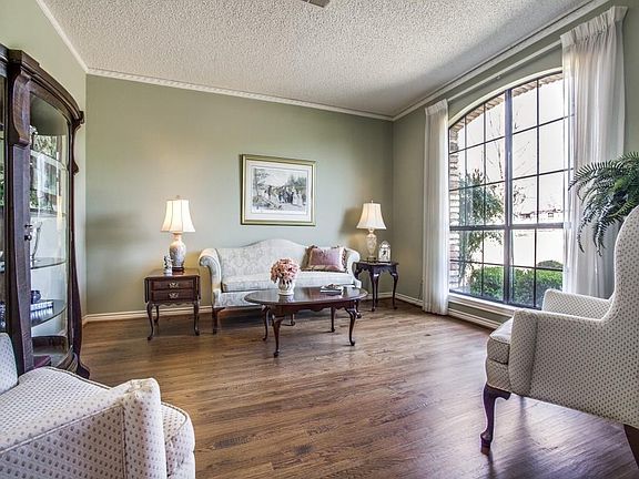 2nd image of 422 Cashmere Dr