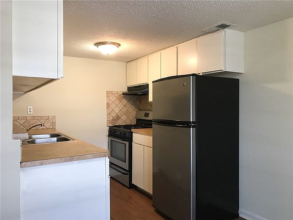 2nd image of 4709 Harmon Ave APT 318