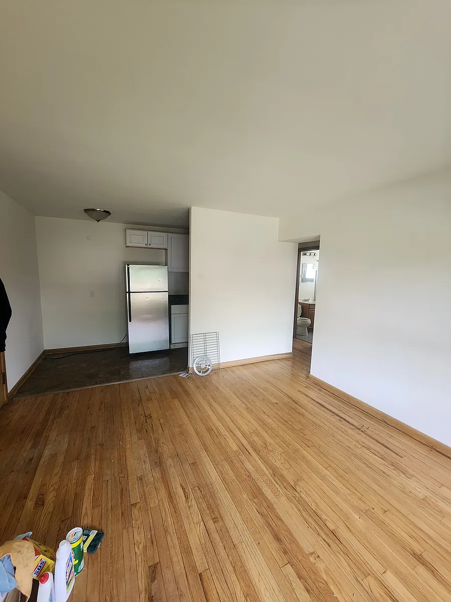 Building Photo - 3235 S 48th St #3