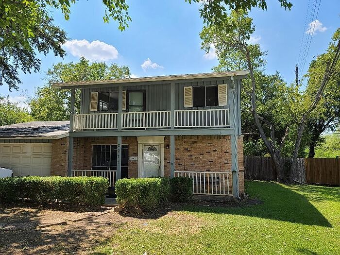 1st image of 2211 Lakeland Dr