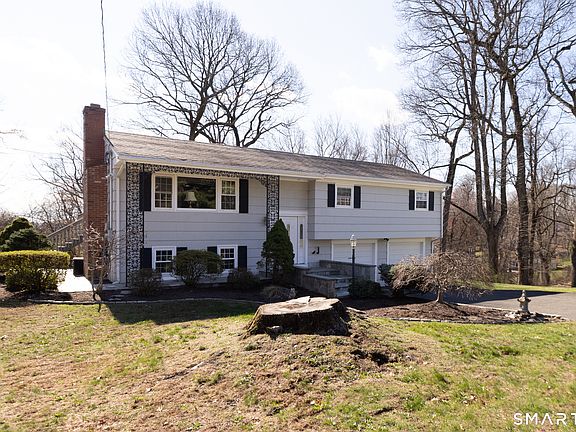 3rd image of 100 Oakridge Road