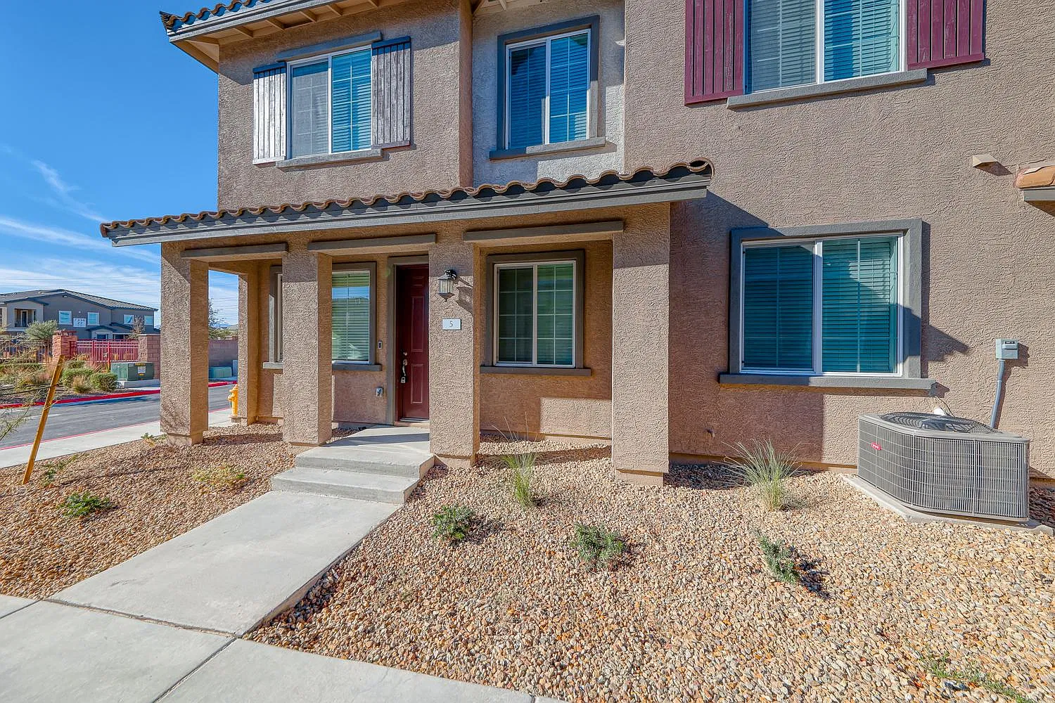 3 bed, 1545 sqft, $2,299 — Photo 3