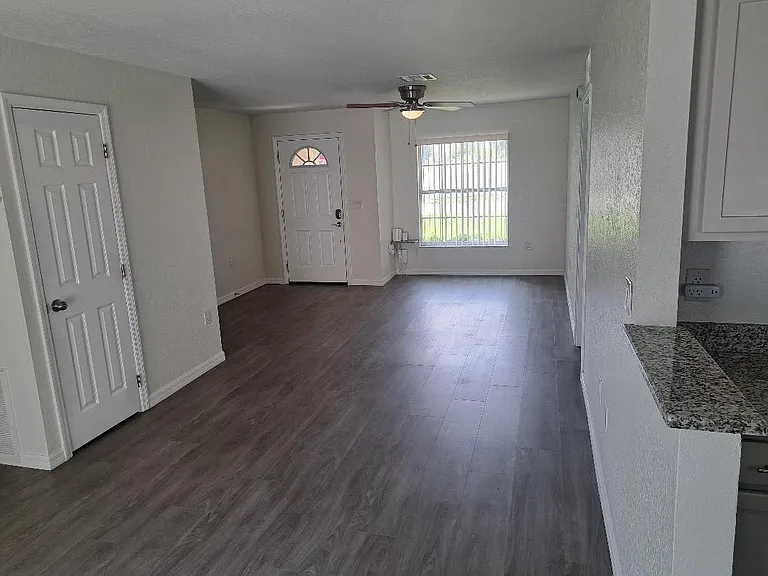 901 SW 7th St — Photo 5