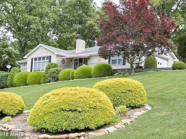 13741 Villa View Dr, Waynesboro, PA 17268
