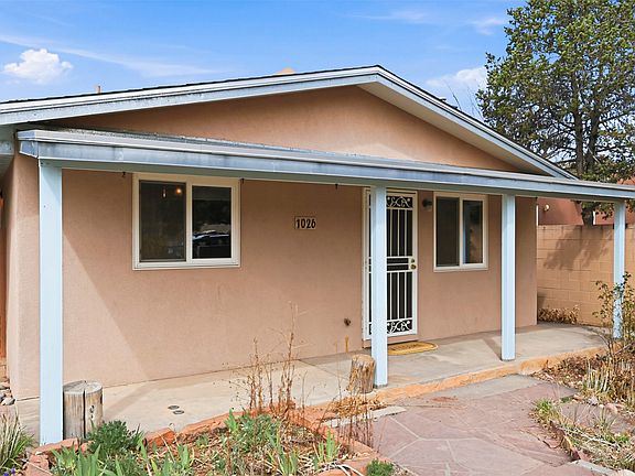 4th image of 1026 Galisteo St