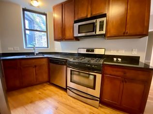 817 W Addison St APT 3R, Chicago, IL 60613