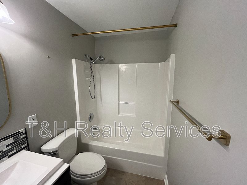 1st image of 1750 Bentbrook Dr