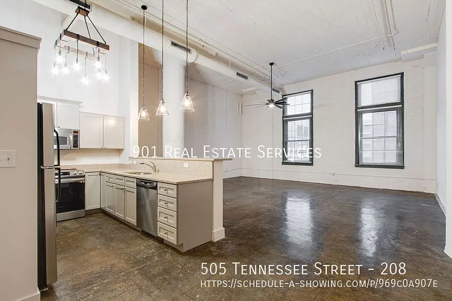 Huge Loft in South Main — Photo 2