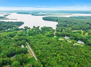 160 Saybrook Rd, Essex, CT 06426