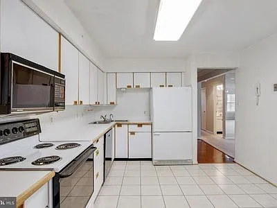 7 Pipe Hill Ct #B — Photo 13