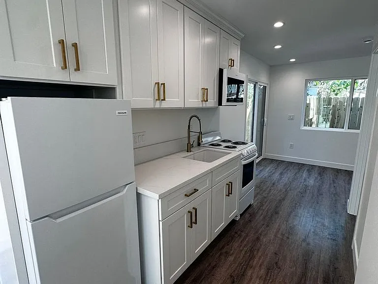 611 Silver Strand Blvd — Photo 7