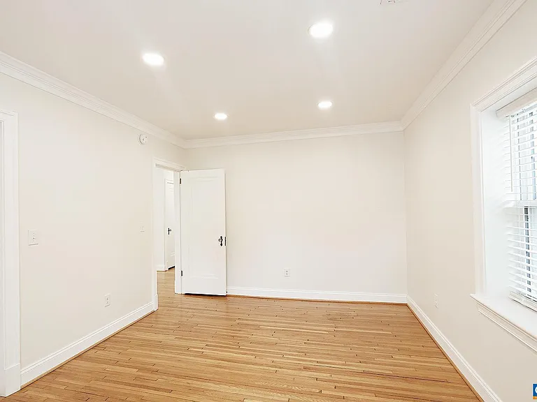 675 Evergreen Ave — Photo 17