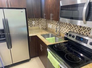 6950 Miami Gardens Dr #2-402A, Hialeah, FL 33015