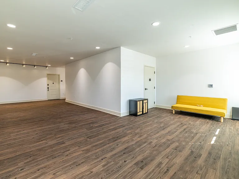 1110 Franck St — Photo 22