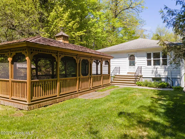 29 Wolf Hill Road, Voorheesville, NY 12186