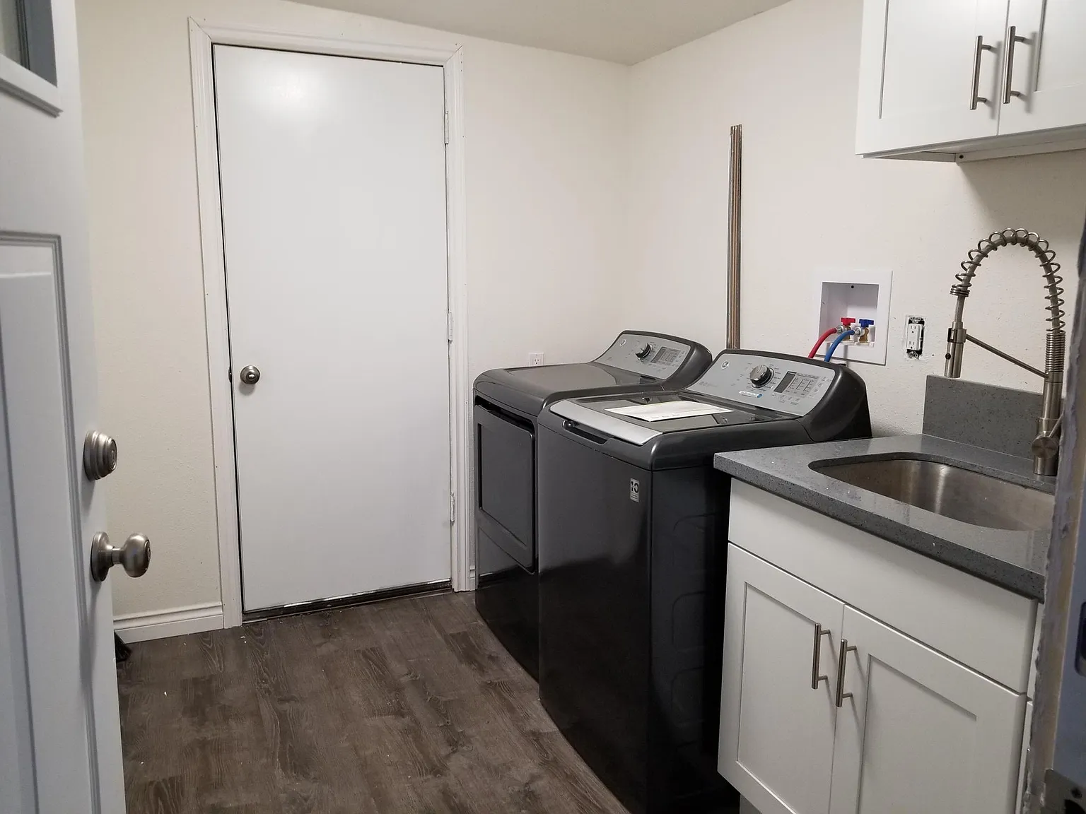 4 bed, 2071 sqft, $2,995 — Photo 4