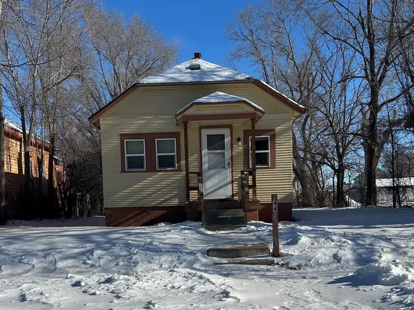 144 Ohio Ave SW, Huron, SD 57350