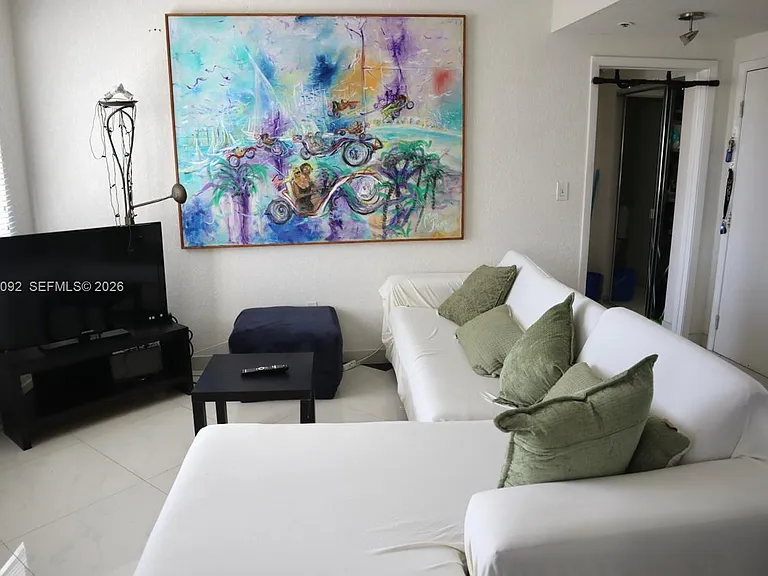 802 Euclid Ave #305 — Photo 2