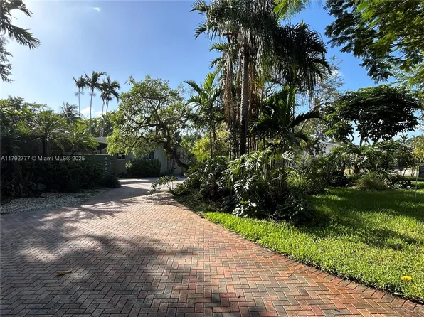 18655 NE 21st Ave, Miami, FL 33179