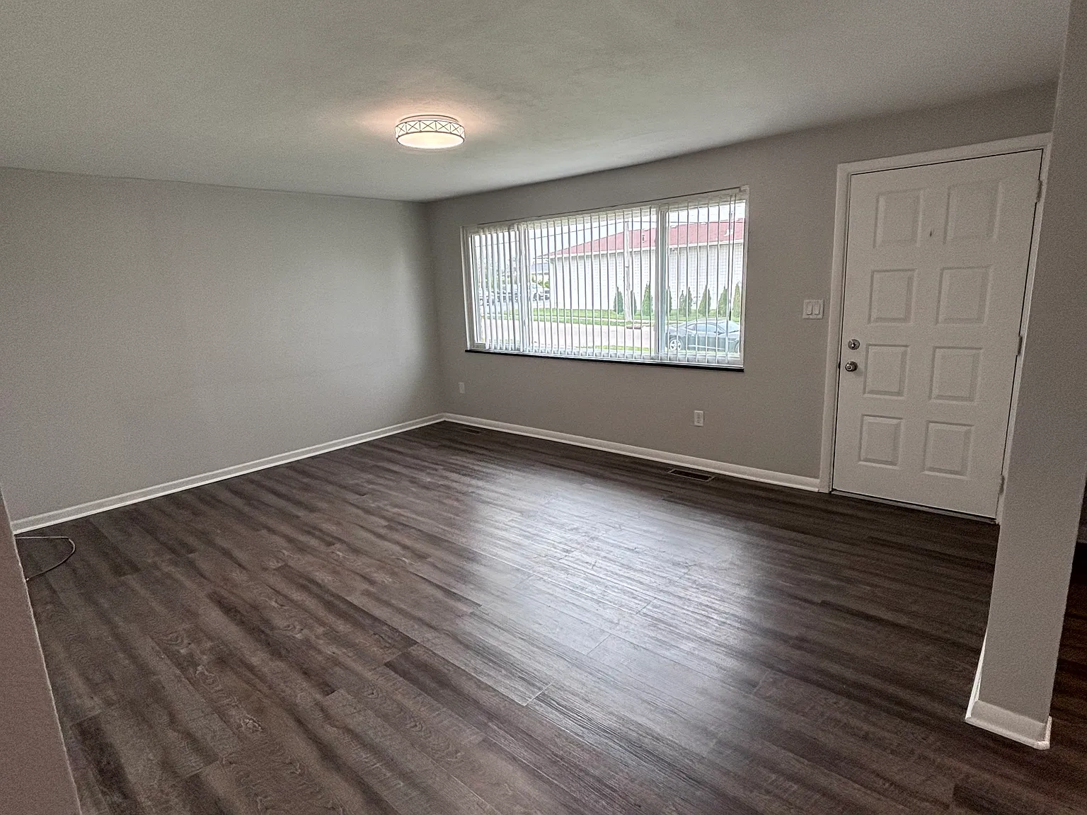 404 Kenbrook Dr — Photo 2