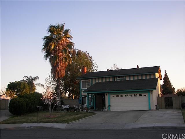 1st image of 827 W Jacaranda St