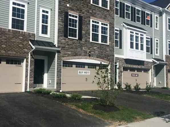 204 Eagle Dr, Cranberry Twp, PA 16066