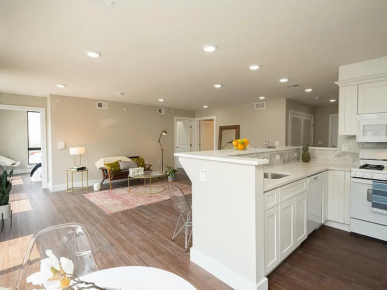 242 Beacon Ave #201 — Photo 12