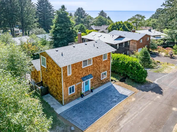 37420 5th St, Nehalem, OR 97131