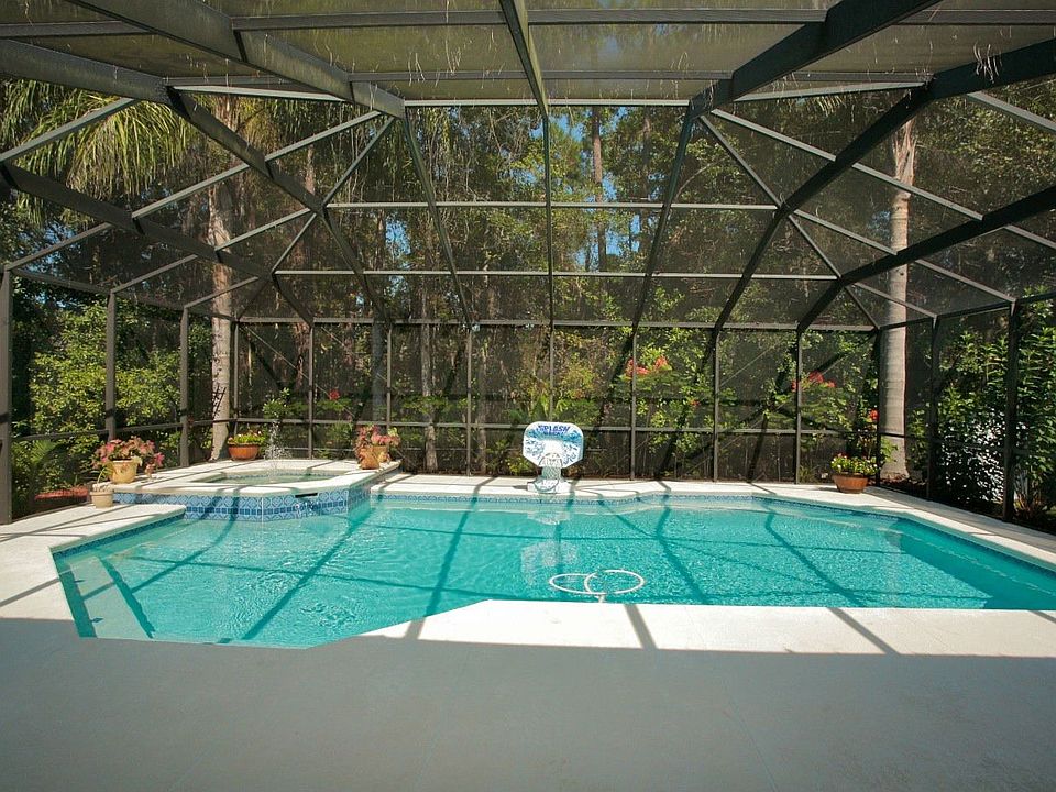 Pool with Spa