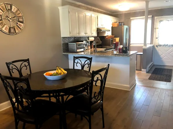 48 Dean St APT 5, Stamford, CT 06902