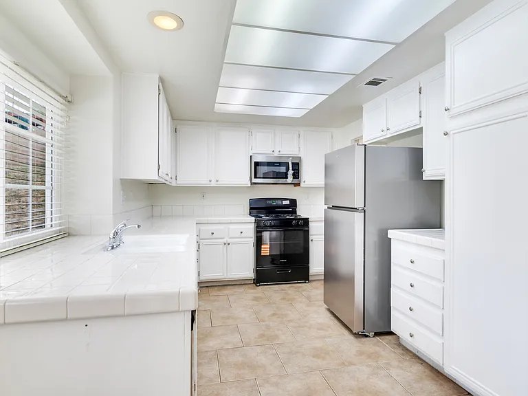 5585 Osborne Ct — Photo 7