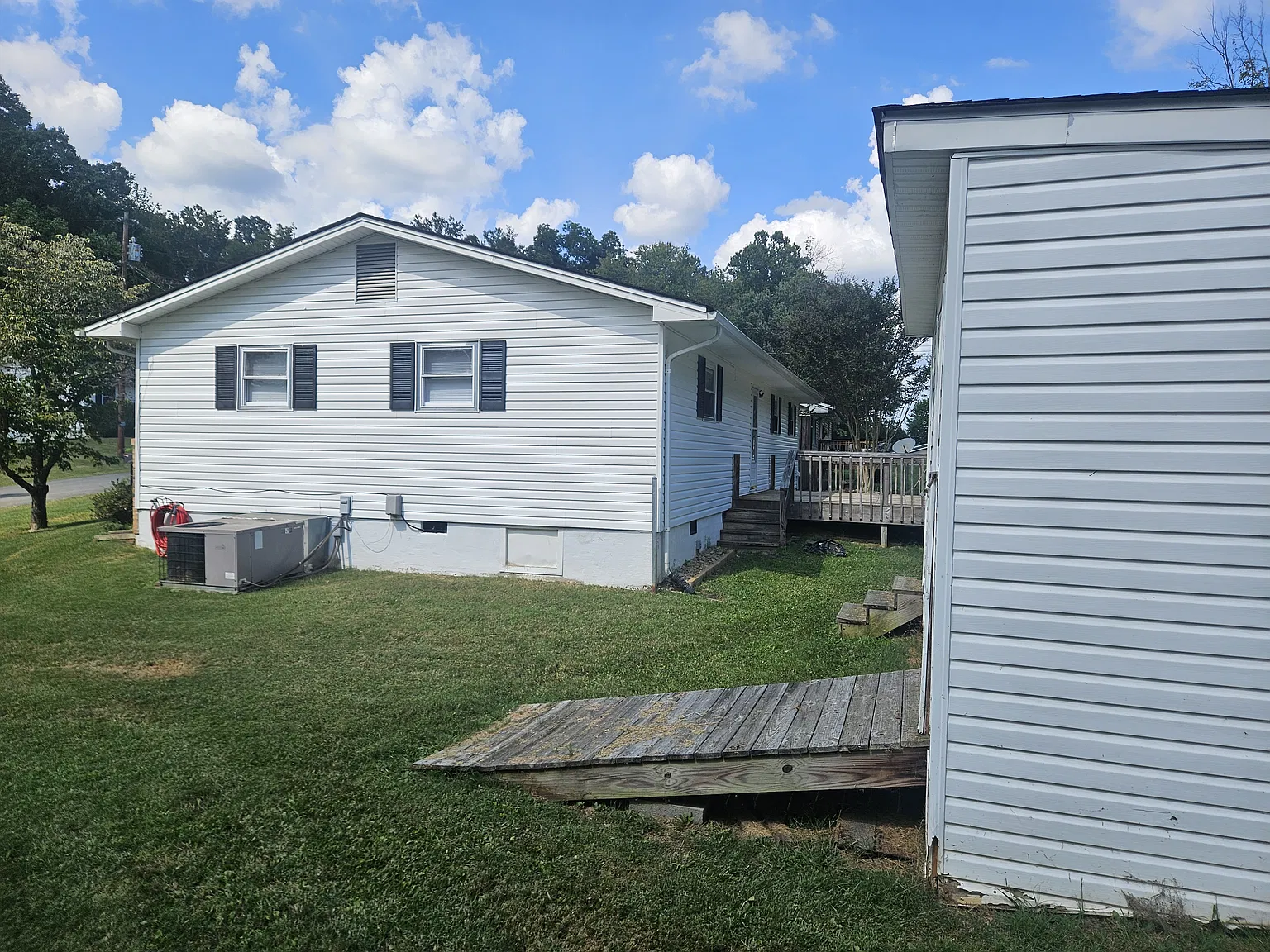 106 Cairo Dr — Photo 4