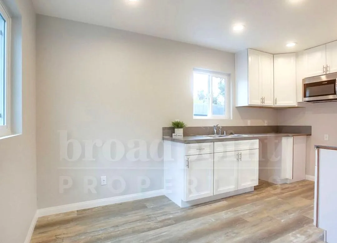 1053 Old Stage Rd — Photo 3