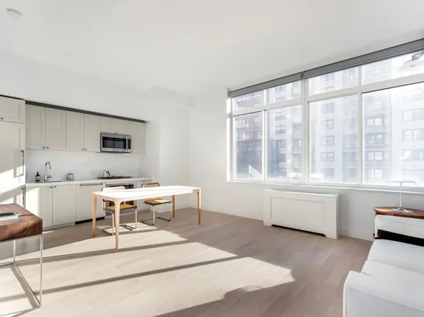 389 East 89th Street image 1 of 6