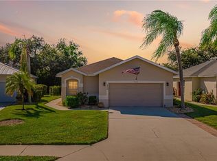 306 Stanhope Cir, Naples, FL 34104