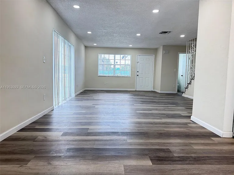 9503 SW 88th Ter #9503 — Photo 2