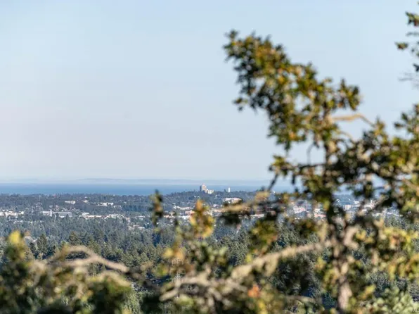 3020 Westridge Pl, Highlands, BC V9E 1C8