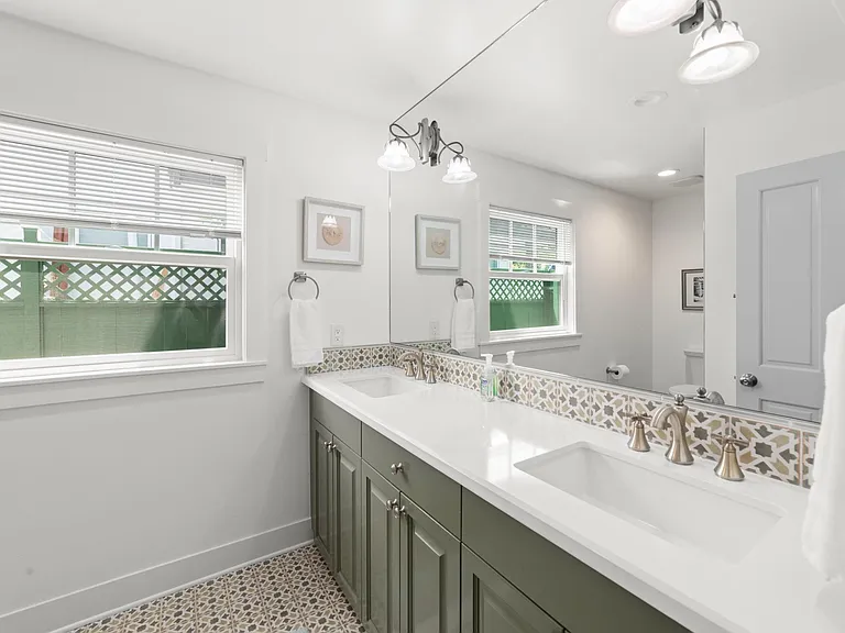 750 Coronado Ave — Photo 42