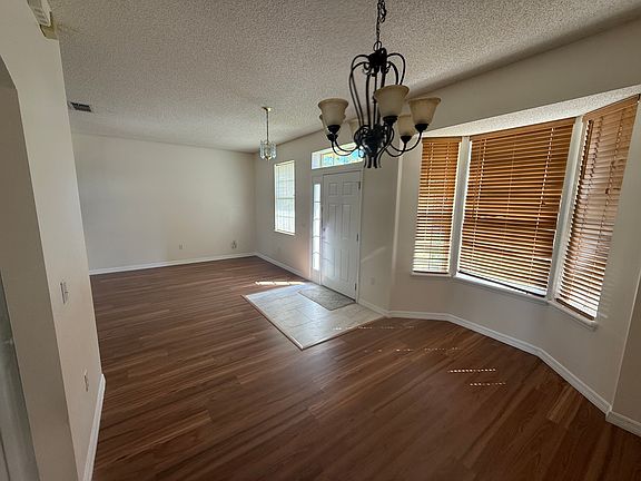 4th image of 2741 Woodstream Cir