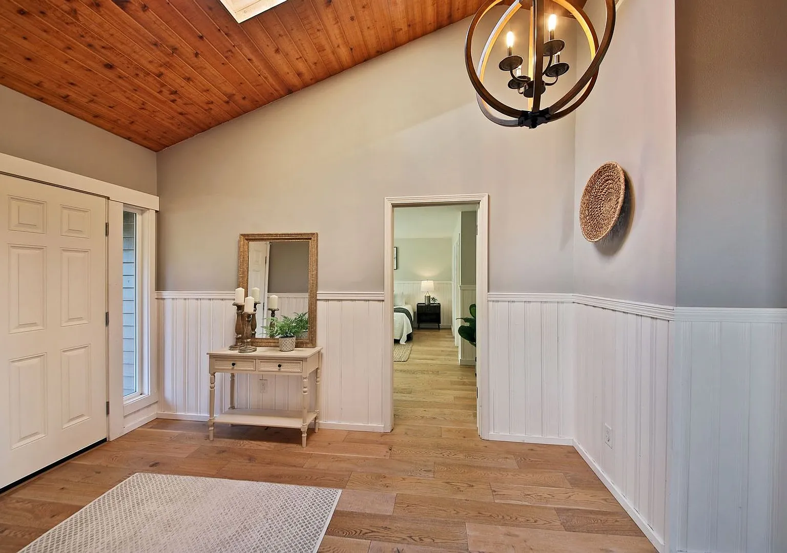 One Of A Kind Freeland Home with Two Seperate Living Areas!! — Photo 4