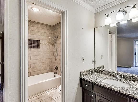 4th image of 301 Quintana Dr