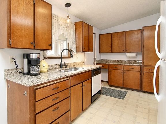 5th image of 7104 E 11th Ave