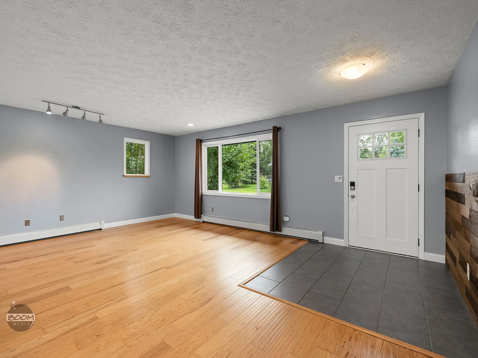 3 bed, 1689 sqft, $3,200 — Photo 2