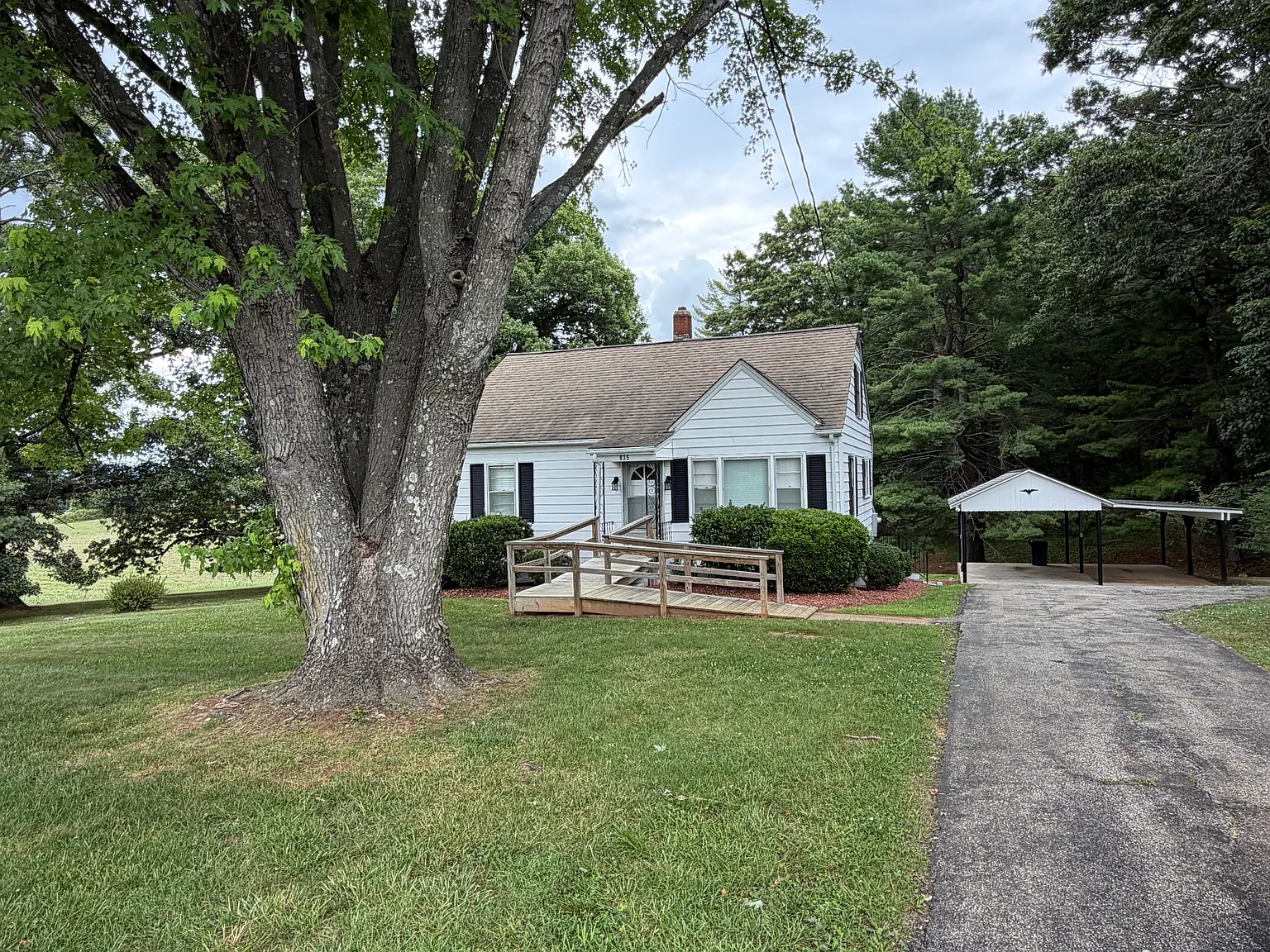 3 bed, 1500 sqft, $1,450 — Photo 2