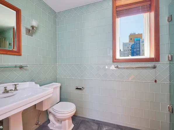 955 Lexington Avenue image 7 of 10